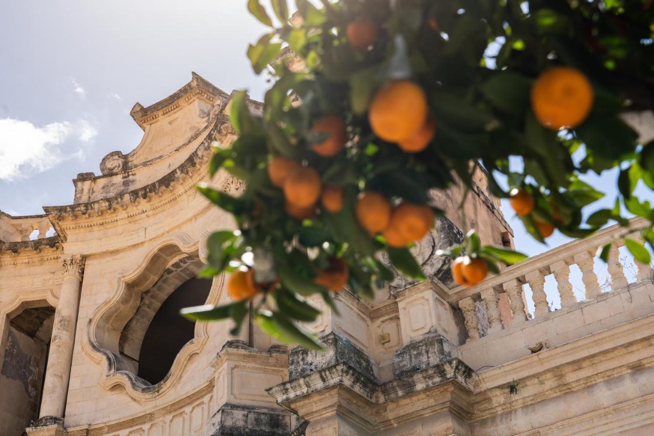 Hotel Q92 Noto Exteriér fotografie